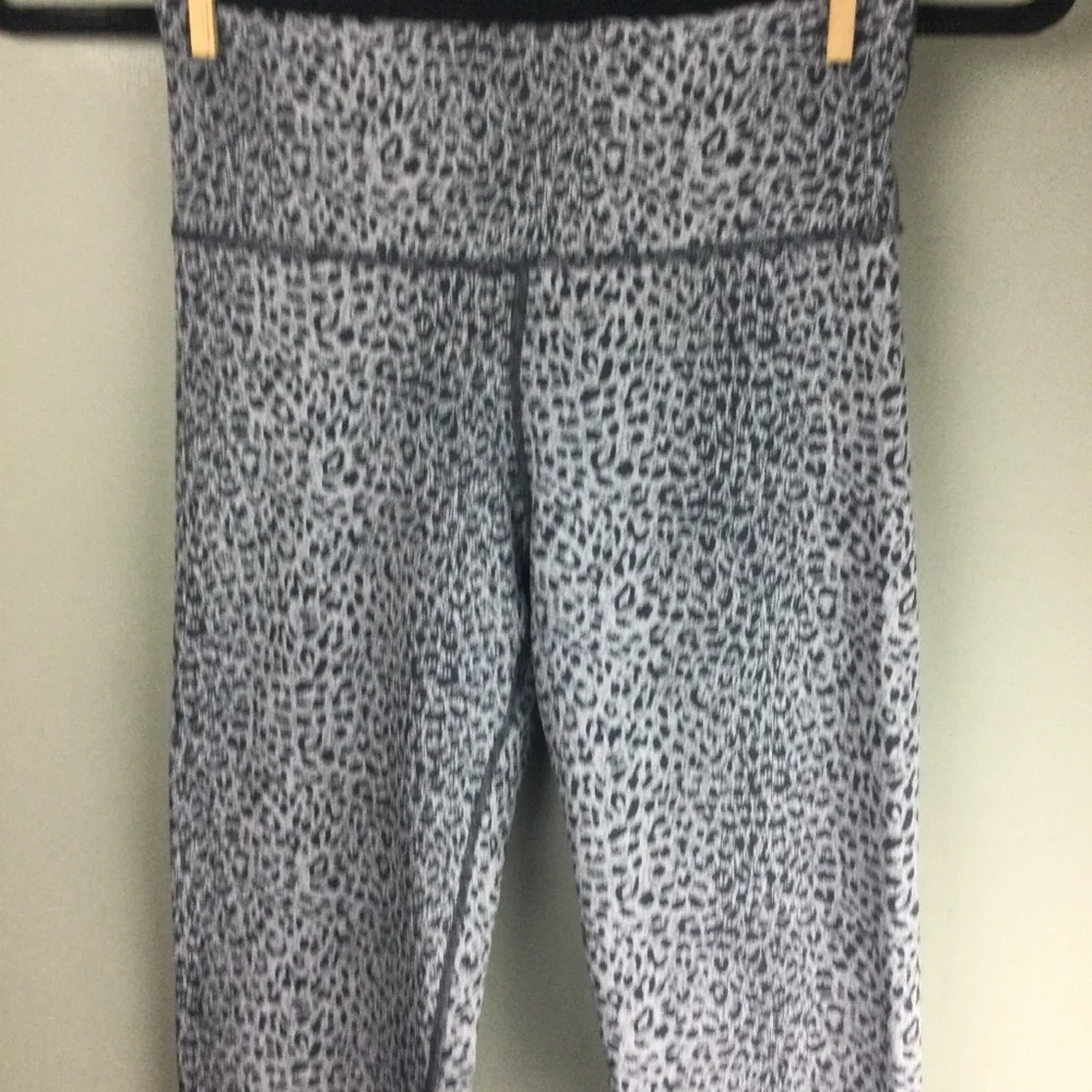 Sweaty Betty Flatter Me Leopard Print Jacquard Full Length Leggings Size XS